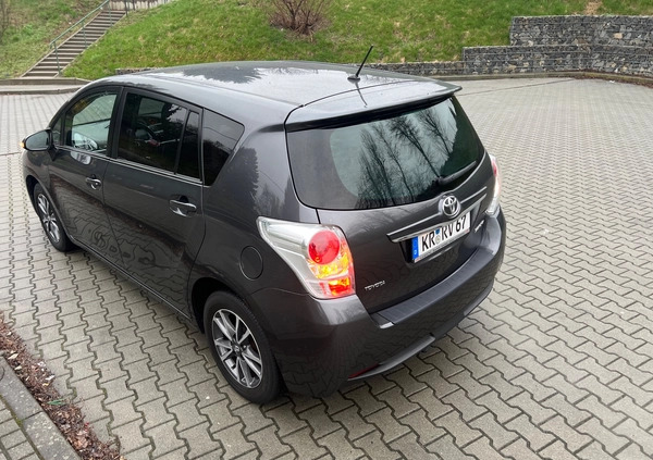 Toyota Verso cena 56999 przebieg: 179999, rok produkcji 2013 z Tarnów małe 781